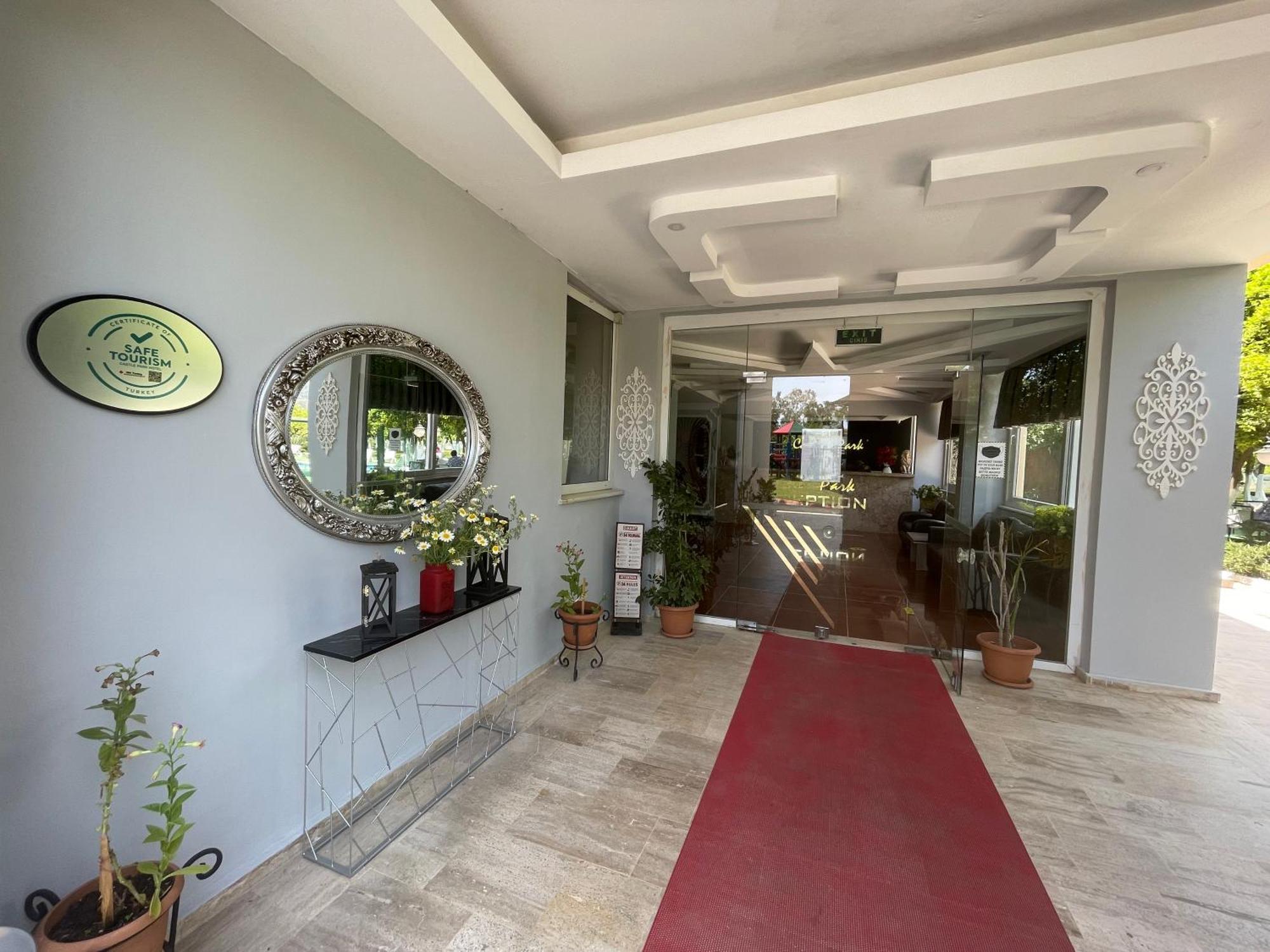Castle Park Hotel Beldibi  Bagian luar foto